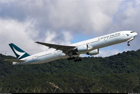 B HNS Cathay Pacific Boeing 777 31H Photo By Gordon Li ID 1454605