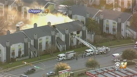 Fort Worth Firefighters Battle 3 Alarm Apartment Fire Youtube