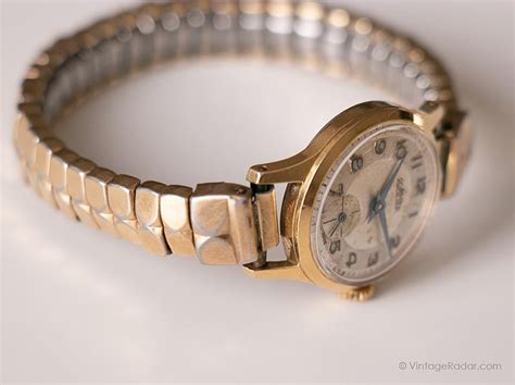 Vintage Roamer Mechanical Watch Tiny Gold Tone Watch For Ladies
