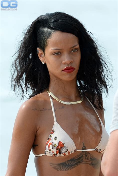 Rihanna Nude Pictures Photos Playboy Naked Topless Fappening