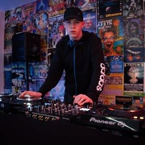 dj charts dj innovator  top