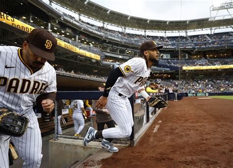 Tatis Jr Es Ovacionado En Su Regreso Al Petco Park