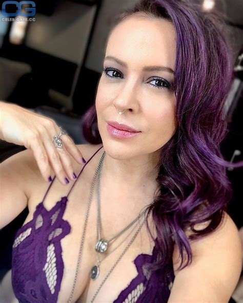 Alyssa Milano Nude Pictures Onlyfans Leaks Playboy Photos Sex Scene Uncensored