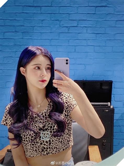 Sống trong biệt thự sang trọng nhưng lại than thở nghèo khó Hot Streamer bị chỉ trích