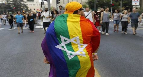 Israël Des milliers de personnes à la Gay Pride dans Jérusalem occupée Algérie24 net