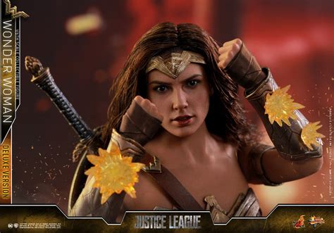 Hot Toys Justice League Wonder Woman Figures