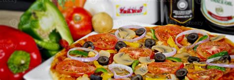 Popular Colorful Ingredients As Like Tomatoes Cheese Mushroom