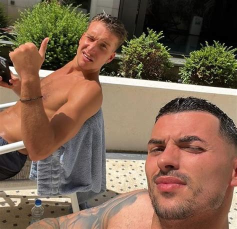 Bogdan Bogdanovi Bez Majice Fudbaler Podelio Privatnu Fotografiju Sa