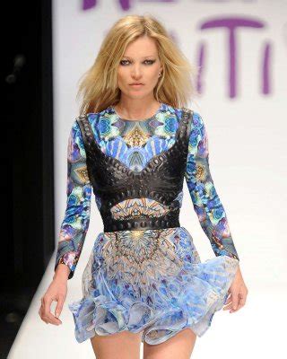 Kate Moss Leggy On Stage And Upskirt And Topless On Beach Porn Pictures XXX Photos Sex Images