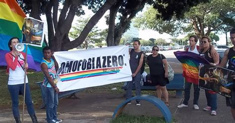 G No DF grupo protesta contra veto a propaganda que exibia casal gay notícias em Distrito