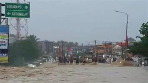 Banjir Bandang Terjang Grobogan Jawa Tengah Rendam 32 Desa Di 12 Kecamatan