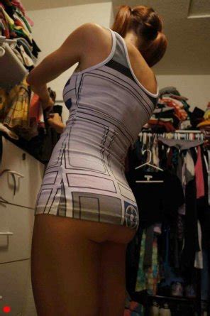 The Non Photoshopped Version Of The R2 D2 Pic Porn Pic