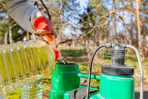 How Do You Use Lannate Insecticide