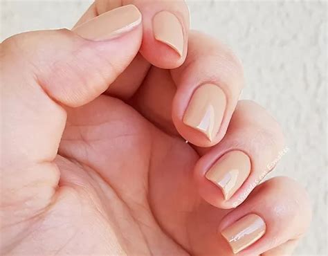 Esmalte Nude Risqué Viciadas em Esmaltes