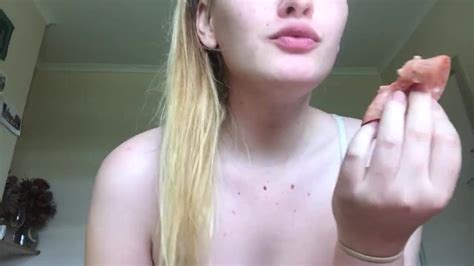 Hot Girl Eats SPICEY Salami Pornhub