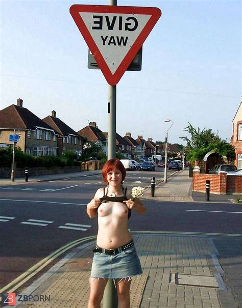 UK Exhibitionist Sandy ZB Porn