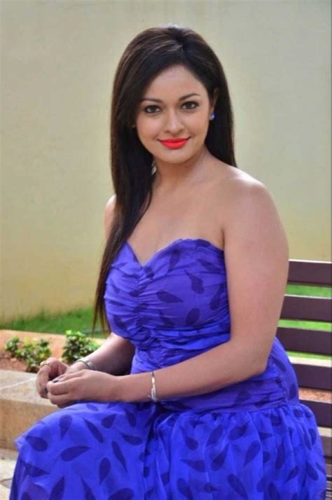 Pooja Kumar Hot Photos FilmiBeat