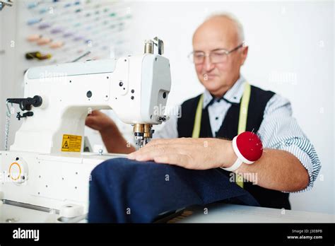 Tailor Old Man Hi Res Stock Photography And Images Alamy