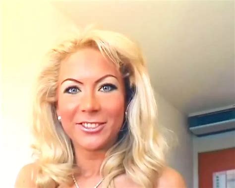 Rubia Alemana Milf Se Masturba Con Un Pl Tano Xhamster
