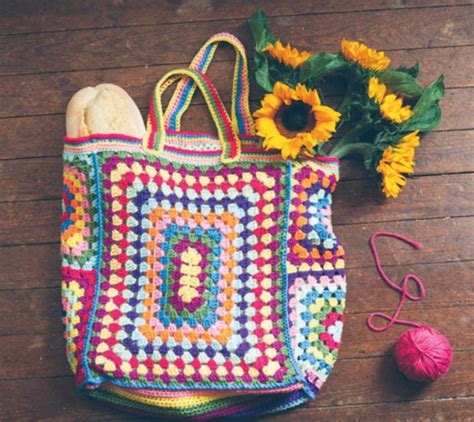 Crochet Granny Square Bag Pattern ⋆ Crochet Kingdom