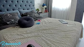 Thewonder Riding And Missionary Fuck A Big Dildo XNXX