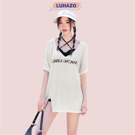 Bikini đi biển du lịch nữ kín đáo chi tiết kèm áo choàng trắng sành điệu thời thượng thể thao