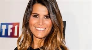 Bikini noir mais avant sa rentrée chargée Karine Ferri se dévoile en maillot de bain Closer