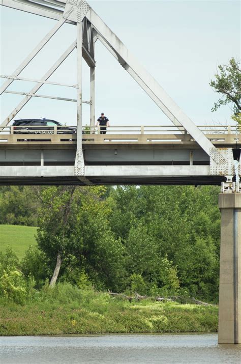 Grand Forks Area Emergency Crews Respond To Swimmer In Red River