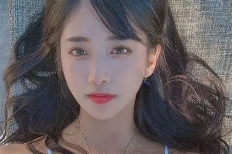 Twitch Streamer Banned After Bizarre Sponge C Magic Show And Fake Boob Daily Star