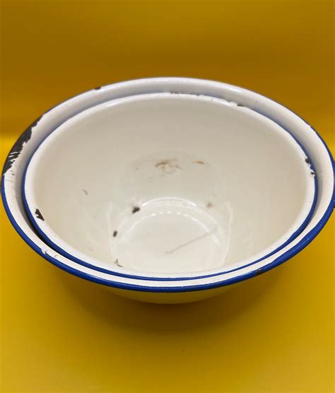 Set Of 2 Vintage Enamel Nesting Bowls Etsy