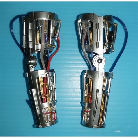 HOT TOYS MMS 鋼鐵人 東尼史塔克 飛行測試款 豪華版 單售 機械可動手臂護甲 蝦皮購物