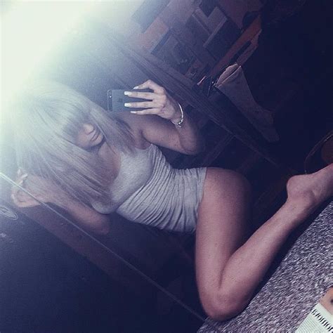 Sex na veřejnosti v pražském klubu Česká rapperka chodila nahá mezi lidmi a říkala že to