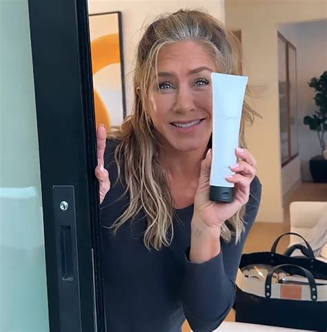 Jennifer Aniston praised as 'refreshing' for embracing gray hair