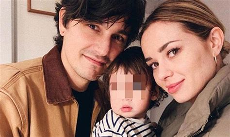 Dafne Fernández Felicita Al Amor De Su Vida Con Sus Fotos Más Románticas