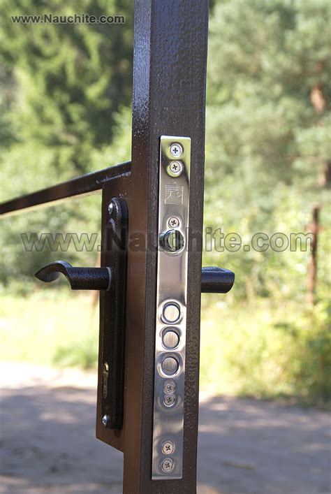 Ворота со встроенной калиткой или калитка отдельно?