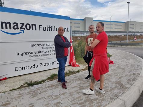 San Salvo Sit In Ad Amazon Di San Salvo Dopo Un Anno Siamo Stati