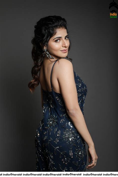 Iswarya Menon Hot Photos Collection Set