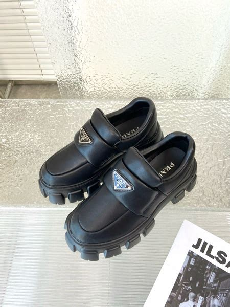 Лоферы Prada Туфельки - купить с доставкой по выгодным ценам в интернет ...