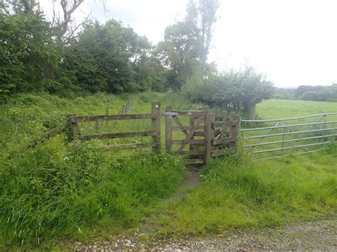 Footpath Off Roman Road Steve Houldsworth Cc By Sa 2 0 Geograph