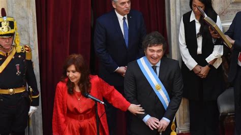 Fotogaler A De La Asunci N De Milei Risas Con Cristina Kirchner Y