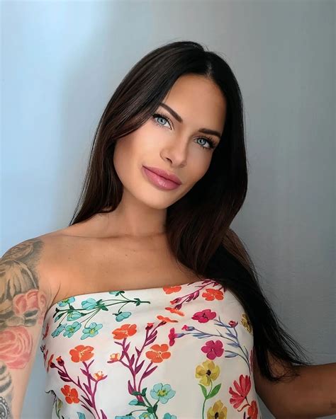 20 des plus importantes vedettes québécoises sur OnlyFans - Buminteractif