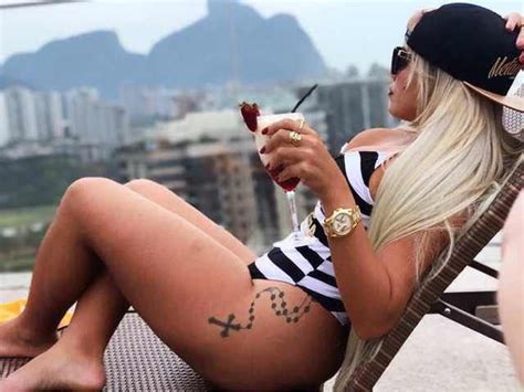Jully Cavala Gostosa Caiu No Zap Pelada No Espelho Porn Pictures XXX Photos Sex Images