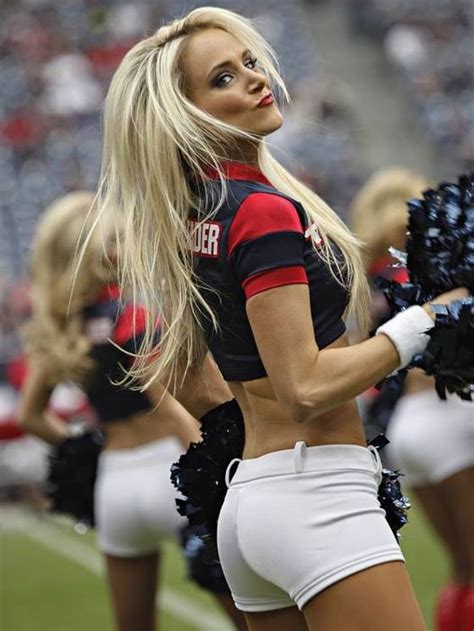 IPL Hot Cheerleaders HD Images Wallpapers Sexy Pics Photos Of IPL Cheerleaders