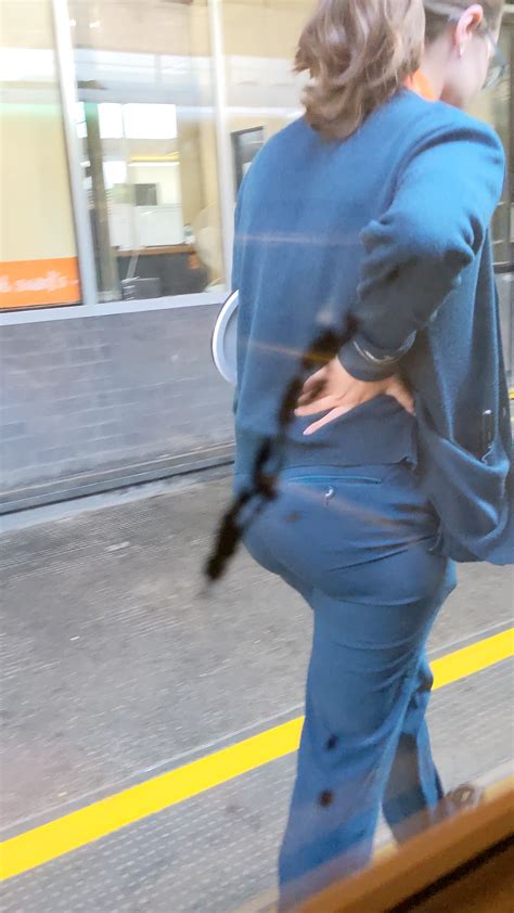 Big Round Ass On Nerd Tight Jeans Forum