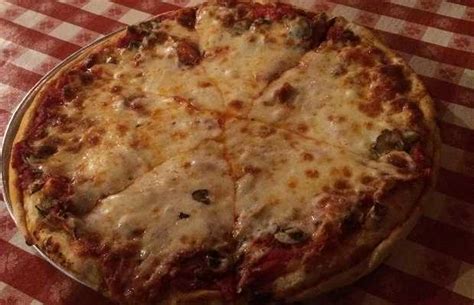 Filippis Pizza Grotto In San Diego 1 Reviews And 2 Photos
