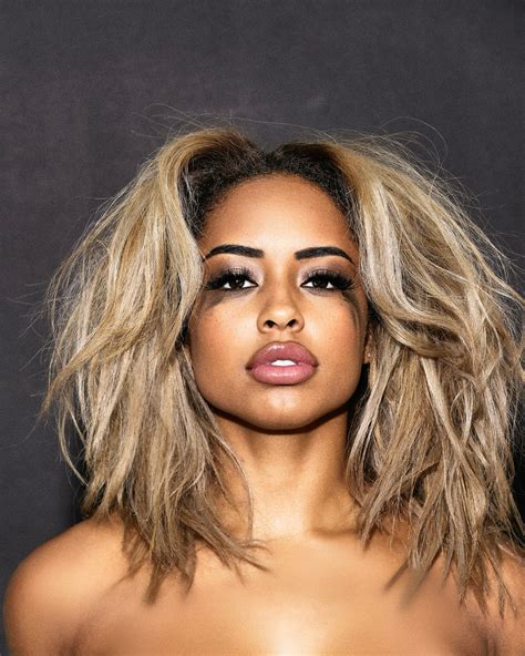 Qimmah Russo - Qimmah Russo added a new photo — at 𝓗𝓮𝓪𝓿𝓮𝓷.