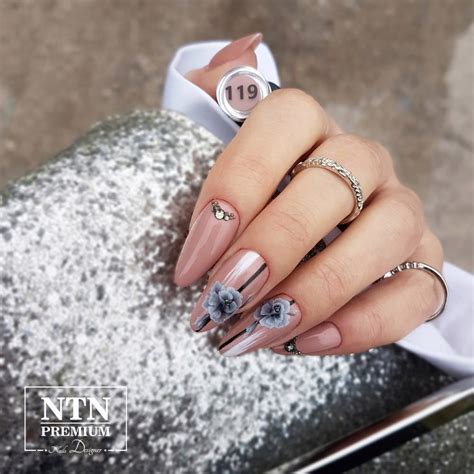 Paznokcie Nude Z Kwiatowym Motywem Allepaznokcie