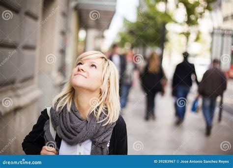 Portrait Urbain Image Stock Image Du Moderne Blonde 39283967