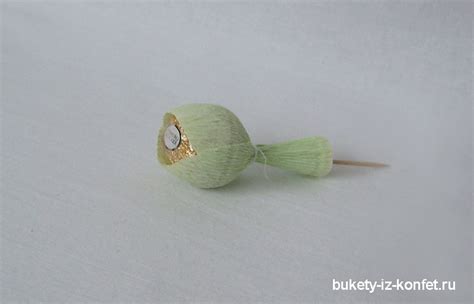 Ранункулюс из гофрированной бумаги: мастер-класс своими руками