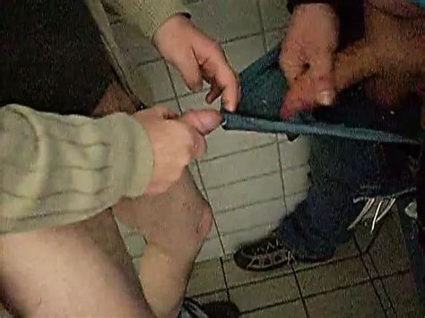 German Gay Anspritzen Auf Dem Parkplatz Free Porn 90 XHamster